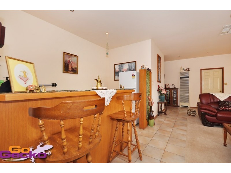 8 Callaway Crescent, Gordon ACT 2906