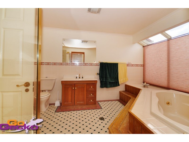 8 Callaway Crescent, Gordon ACT 2906