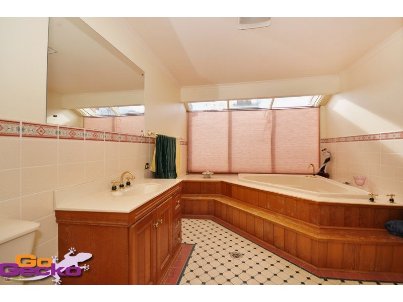 8 Callaway Crescent, Gordon ACT 2906