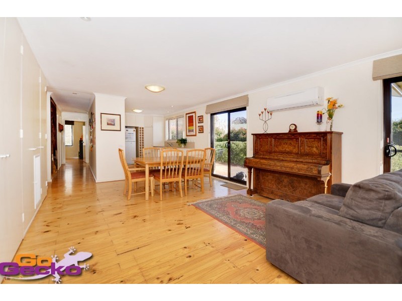 8 Habgood Place, Kambah ACT 2902