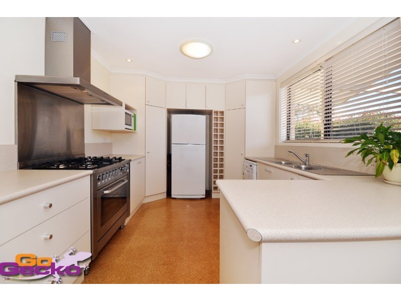 8 Habgood Place, Kambah ACT 2902