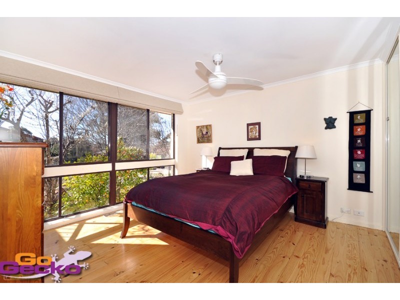 8 Habgood Place, Kambah ACT 2902