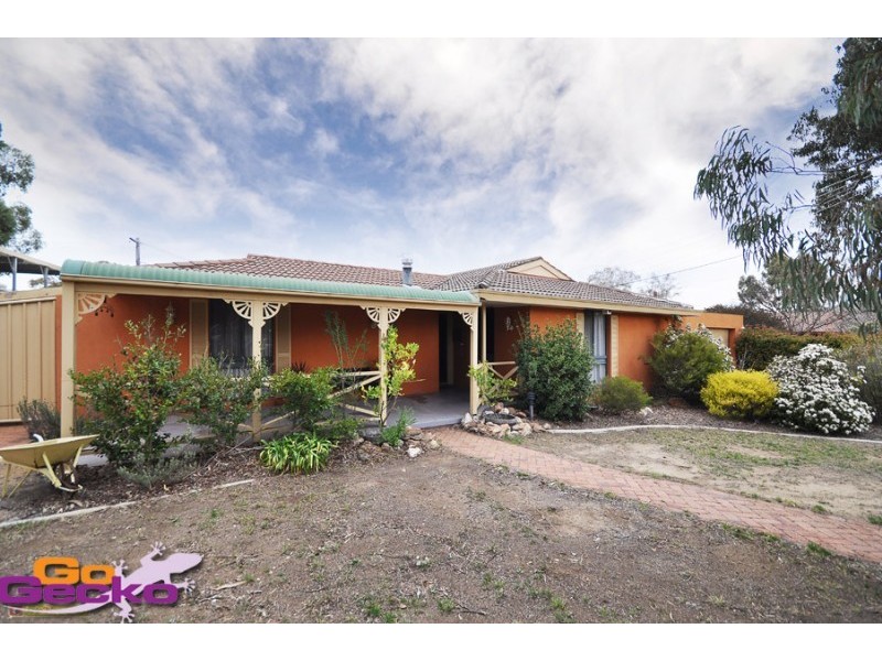 4 Dare Place, Kambah ACT 2902
