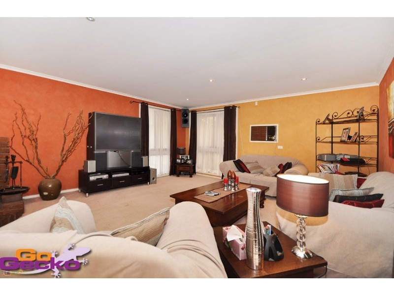 4 Dare Place, Kambah ACT 2902