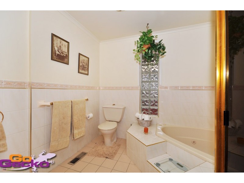 4 Dare Place, Kambah ACT 2902