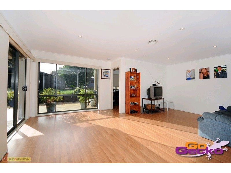 18 Carter Crescent, Calwell ACT 2905