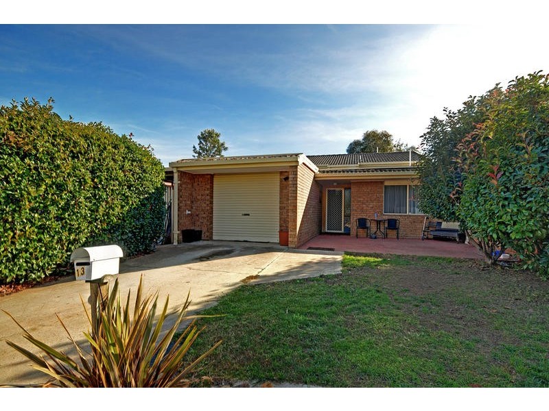 13 Thomas Hart Street, Banks ACT 2906