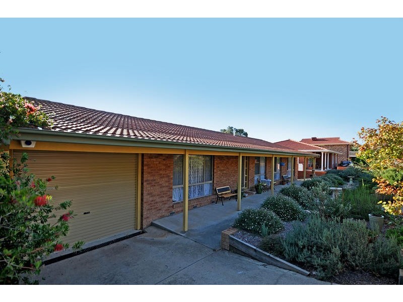 15 Parfitt Crescent, Calwell ACT 2905