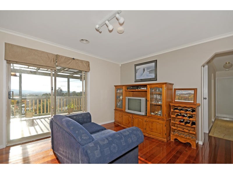 15 Parfitt Crescent, Calwell ACT 2905