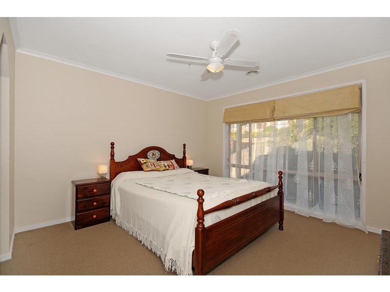 15 Parfitt Crescent, Calwell ACT 2905
