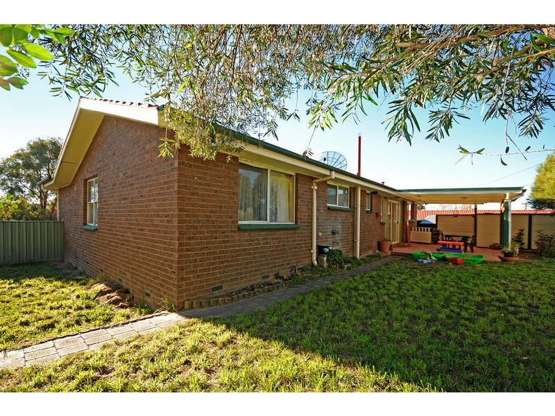 19 Handcock Crescent, Macgregor ACT 2615