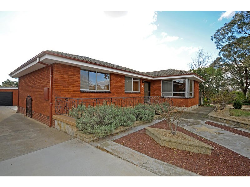 14 Lindrum Crescent, Holt ACT 2615