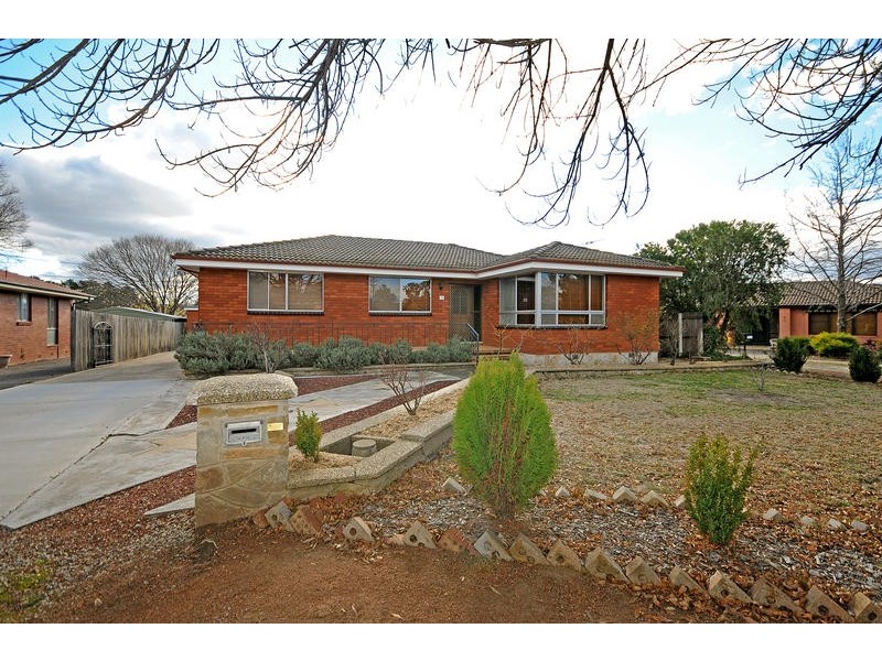 14 Lindrum Crescent, Holt ACT 2615