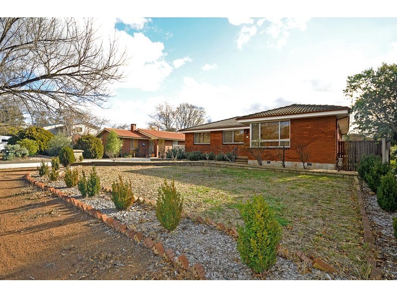 14 Lindrum Crescent, Holt ACT 2615
