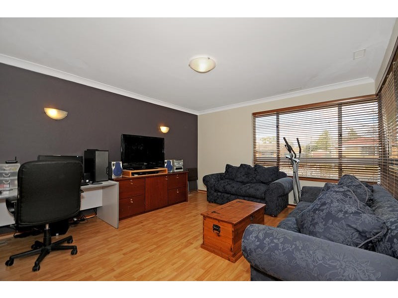 14 Lindrum Crescent, Holt ACT 2615