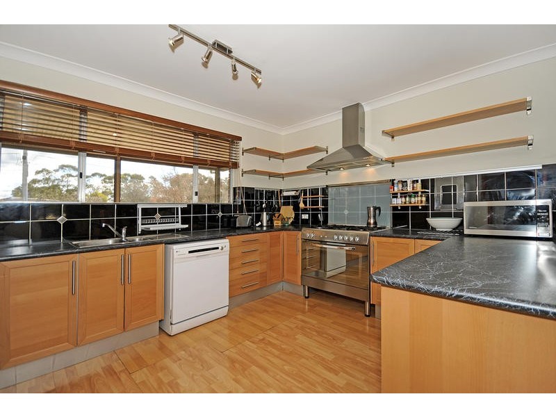 14 Lindrum Crescent, Holt ACT 2615