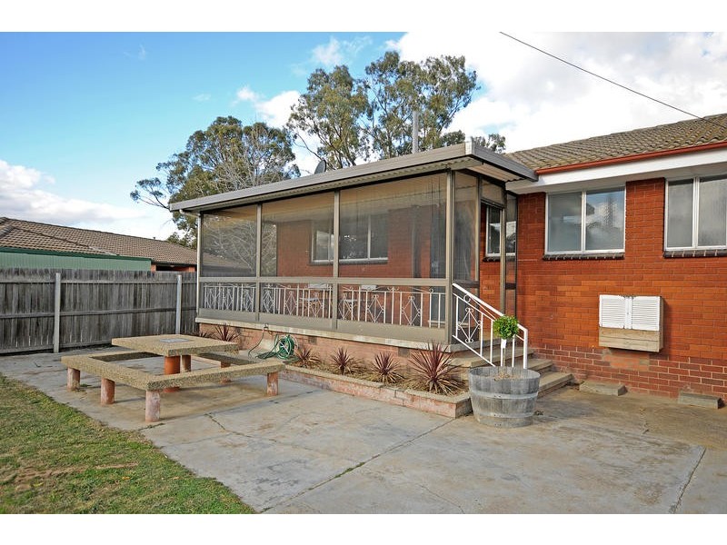 14 Lindrum Crescent, Holt ACT 2615