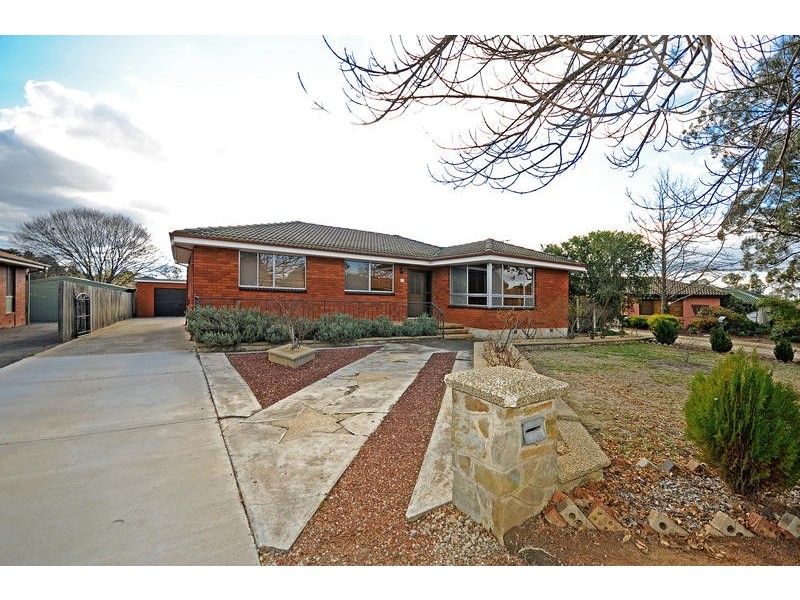 14 Lindrum Crescent, Holt ACT 2615