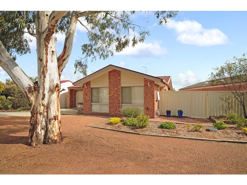 49 Evelyn Owen Crescent, Dunlop ACT 2615