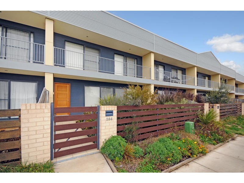 284 Anthony Rolfe Avenue, Gungahlin ACT 2912