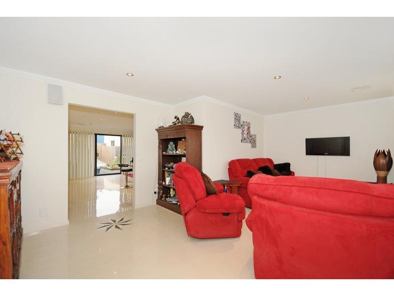 284 Anthony Rolfe Avenue, Gungahlin ACT 2912