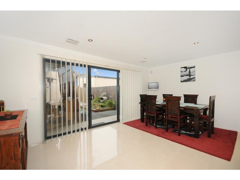 284 Anthony Rolfe Avenue, Gungahlin ACT 2912