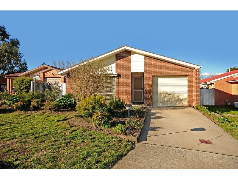 30 Mundang Crescent, Ngunnawal ACT 2913