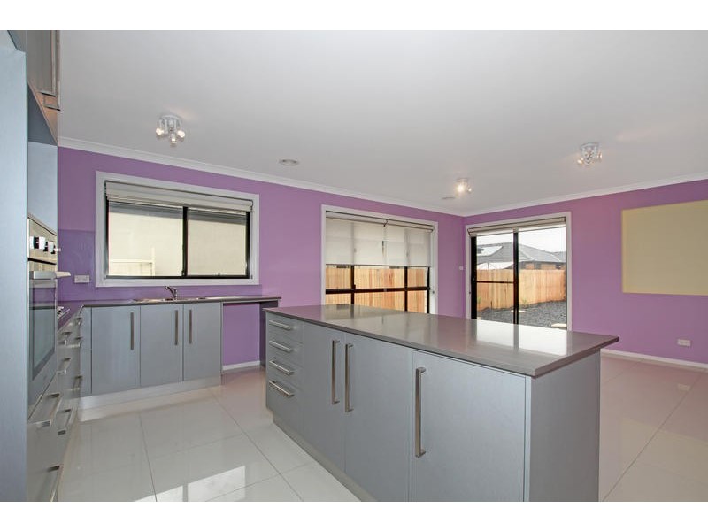 32 John James Loop, Macgregor ACT 2615