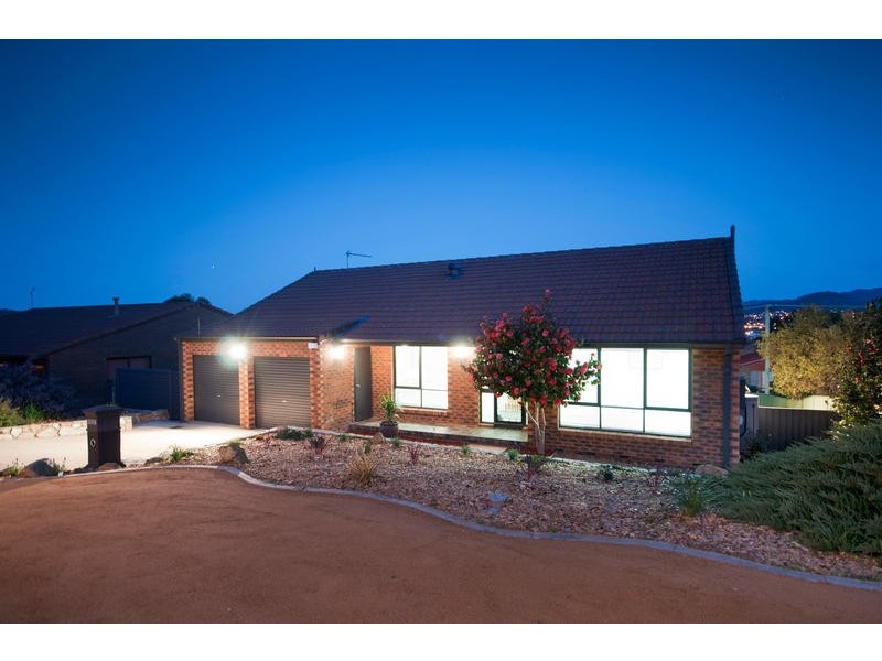 18 Cuthbertson Crescent, Oxley ACT 2903