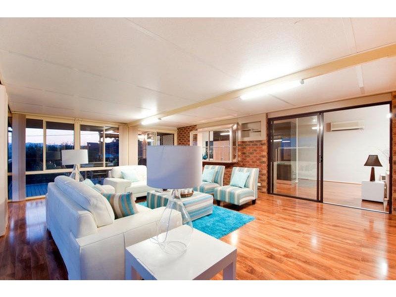 18 Cuthbertson Crescent, Oxley ACT 2903