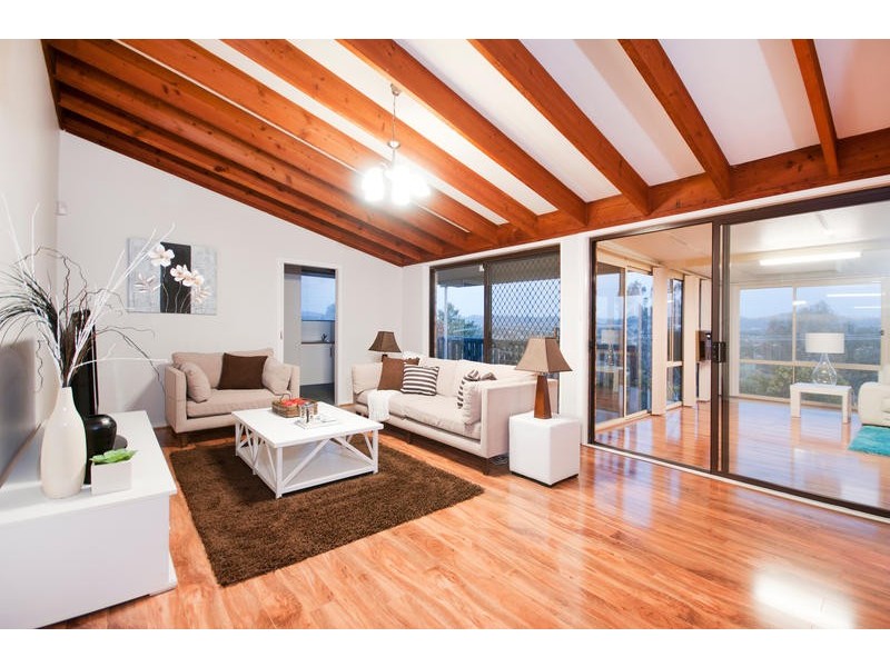 18 Cuthbertson Crescent, Oxley ACT 2903