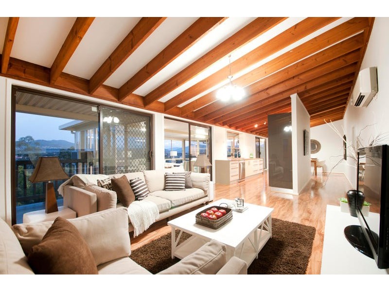 18 Cuthbertson Crescent, Oxley ACT 2903