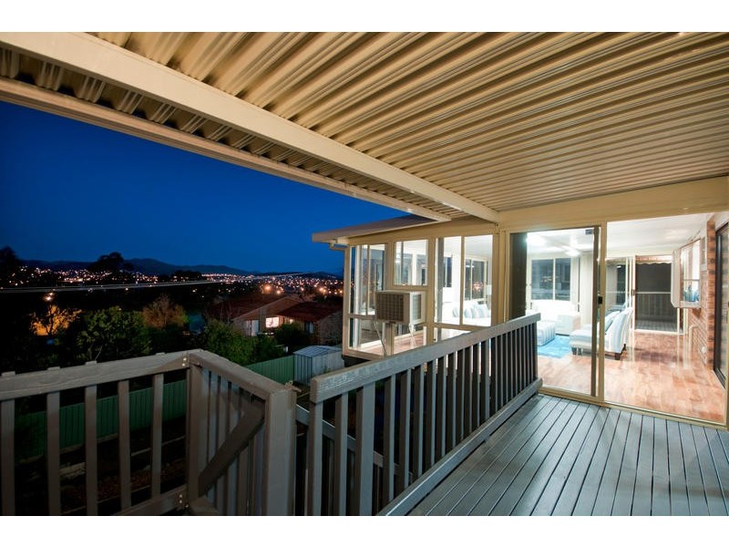 18 Cuthbertson Crescent, Oxley ACT 2903