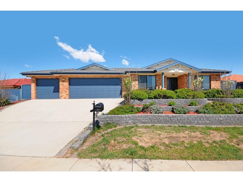 4 Shrivell Circuit, Dunlop ACT 2615