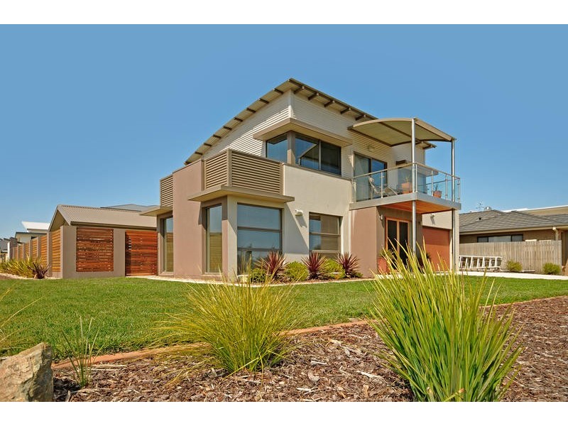 24 Helen Leonard Crescent, Forde ACT 2914