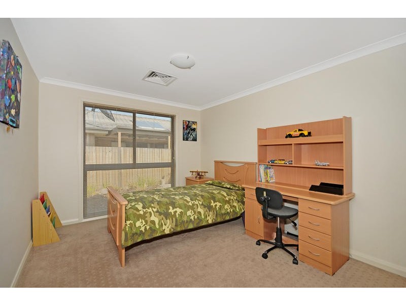 24 Helen Leonard Crescent, Forde ACT 2914