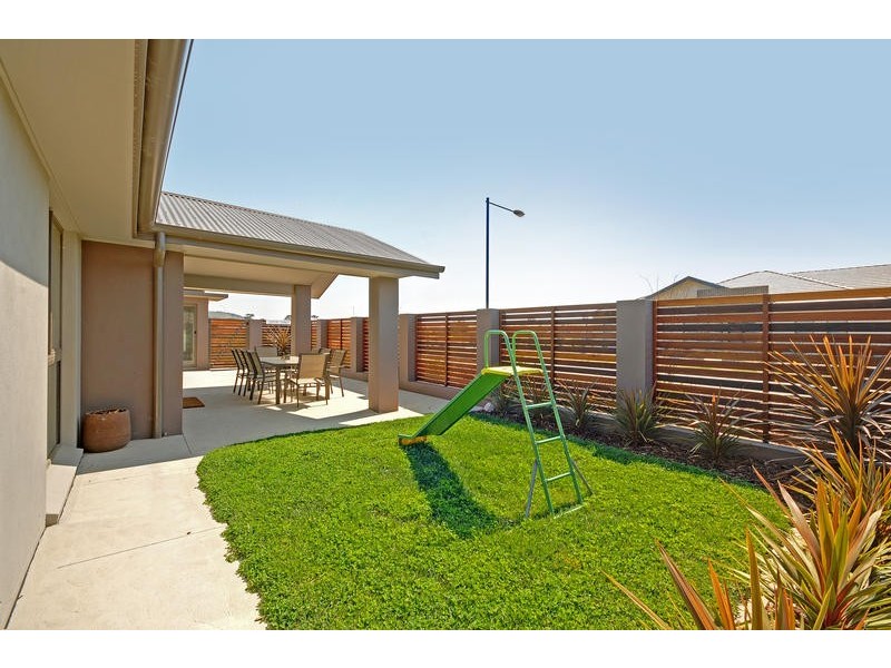 24 Helen Leonard Crescent, Forde ACT 2914