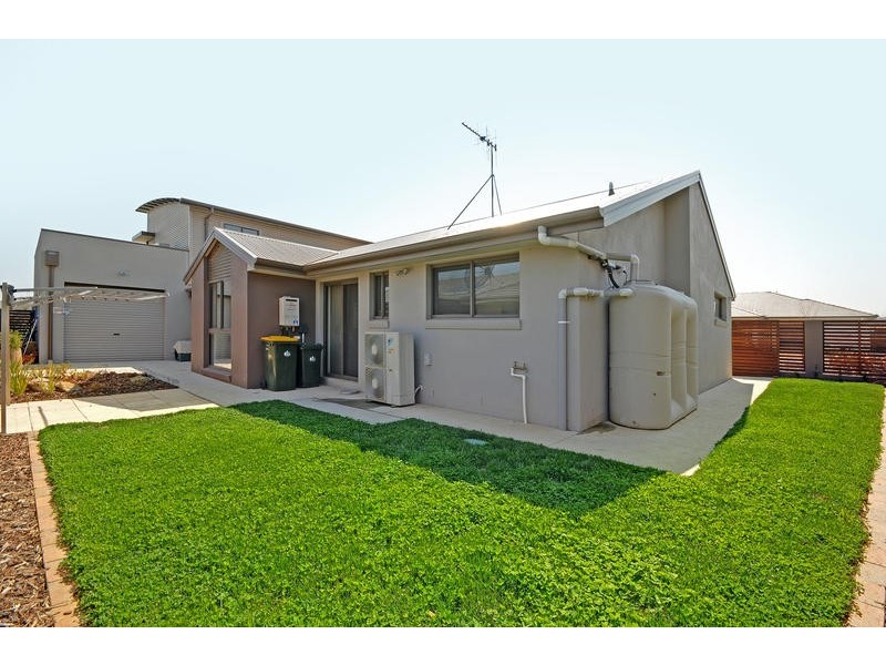 24 Helen Leonard Crescent, Forde ACT 2914