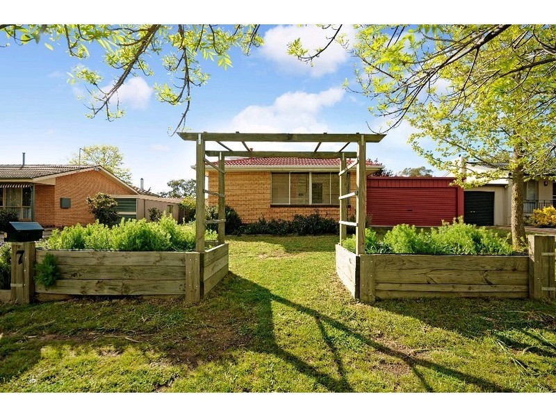 7 Lindrum Crescent, Holt ACT 2615