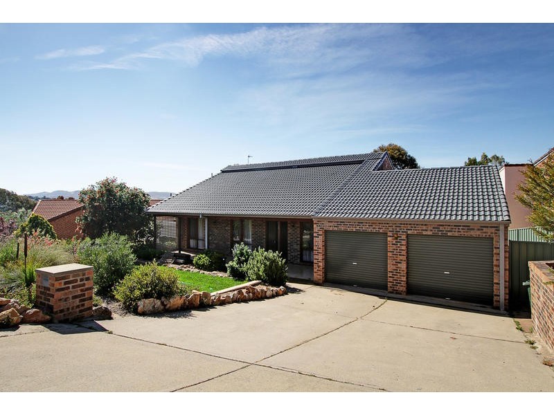 24 Cuthbertson Crescent, Oxley ACT 2903