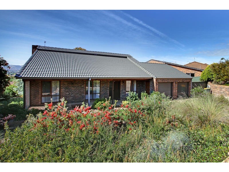 24 Cuthbertson Crescent, Oxley ACT 2903