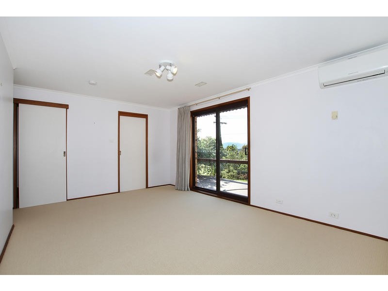 24 Cuthbertson Crescent, Oxley ACT 2903