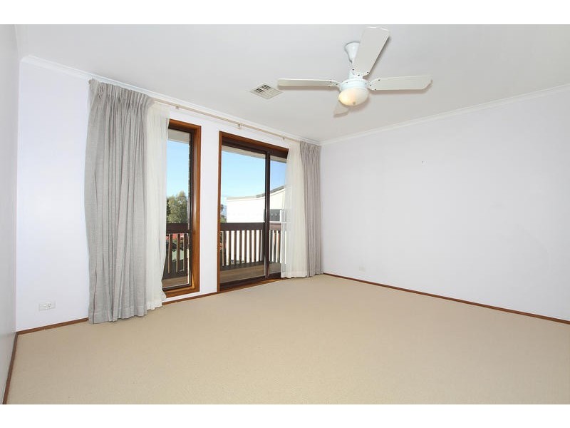 24 Cuthbertson Crescent, Oxley ACT 2903