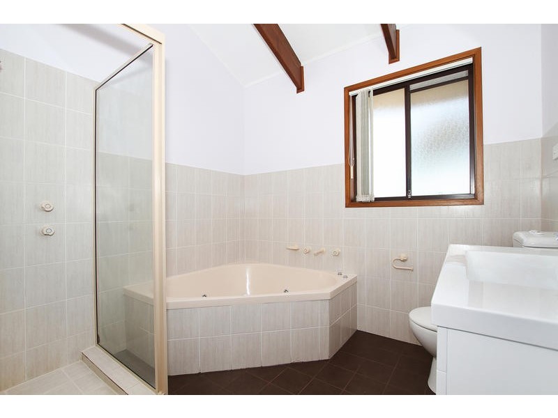 24 Cuthbertson Crescent, Oxley ACT 2903