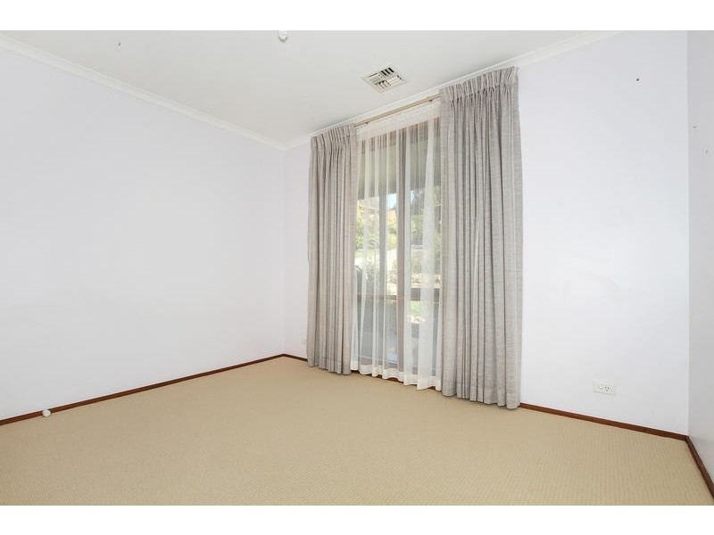 24 Cuthbertson Crescent, Oxley ACT 2903