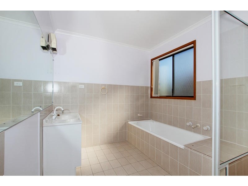 24 Cuthbertson Crescent, Oxley ACT 2903