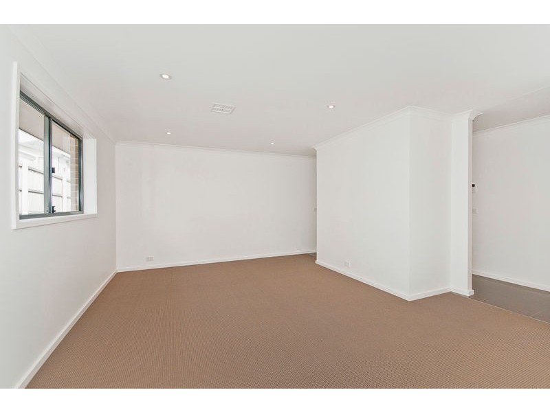 8 Bromham Street, Forde ACT 2914