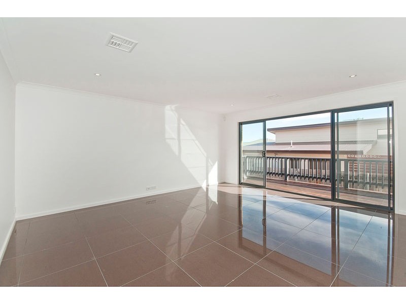 8 Bromham Street, Forde ACT 2914