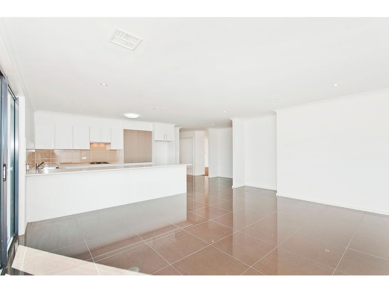 8 Bromham Street, Forde ACT 2914