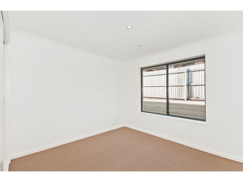 8 Bromham Street, Forde ACT 2914